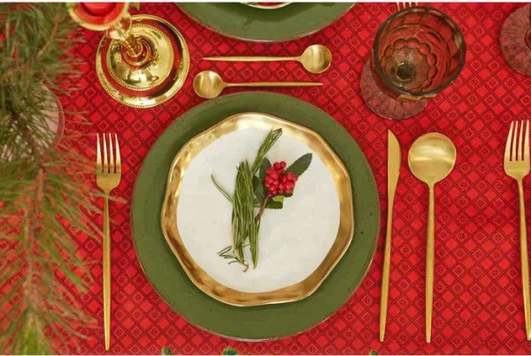 Скатерть Доляна «Новый год: Процветания в Новом году» 145×260 см, 100% п/э