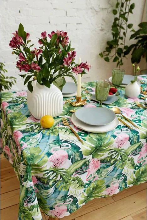 Скатерть Доляна Tropical garden 150*220 +/- 2 см, 100% п/э