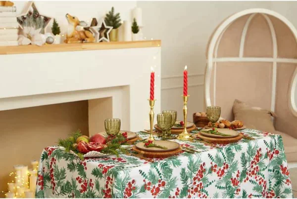 Скатерть Доляна «Новый год: Сhristmas berries» 145*260 +/- 2 см, 100% п/э