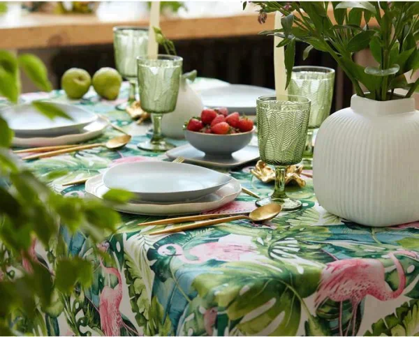 Скатерть Доляна Tropical garden 150*300 +/- 2 см, 100% п/э